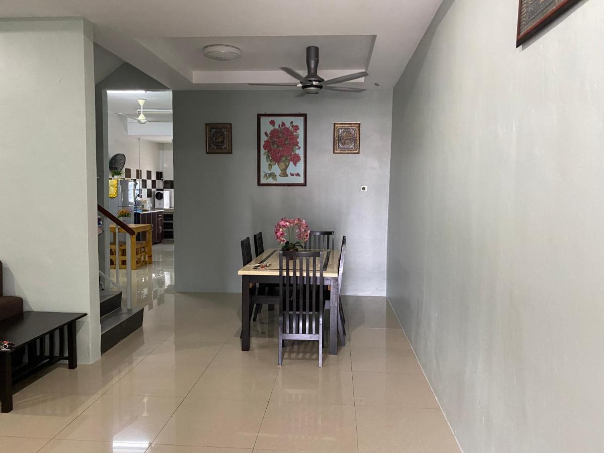 Makmur Homestay タイピン エクステリア 写真
