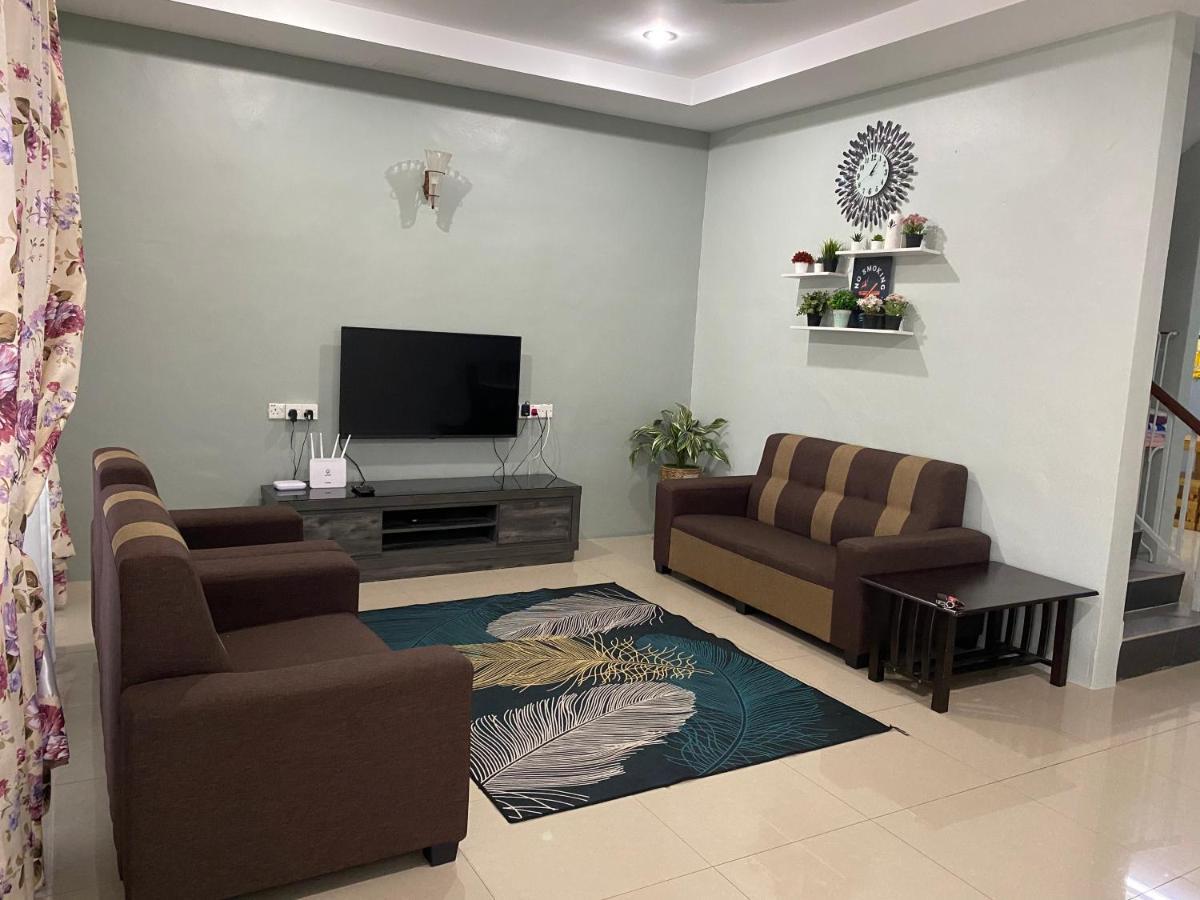 Makmur Homestay タイピン エクステリア 写真
