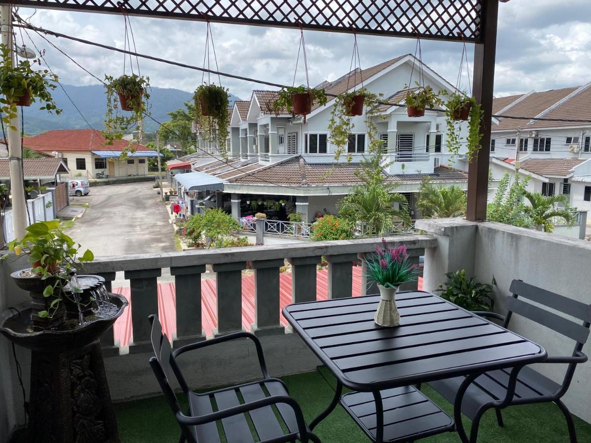 Makmur Homestay タイピン エクステリア 写真