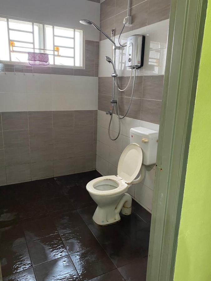 Makmur Homestay タイピン エクステリア 写真